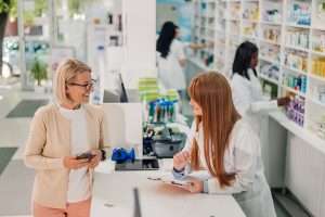 Przechowywać w oryginalnym opakowaniu w celu ochrony przed światłem - dzielić, czy nie dzielić? (źródło: shutterstock.com)